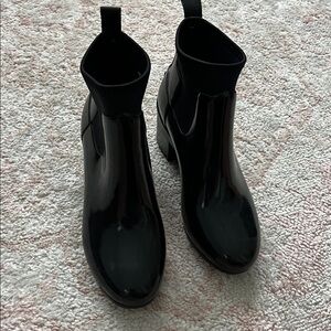 Hunter Glossy Black Ankle Boots